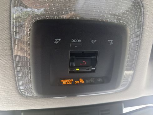 New 2026 Toyota Prius XLE FWD image 21