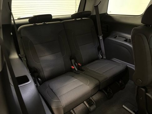 Used 2023 GMC Acadia SLE w/ Driver Convenience Package image 14