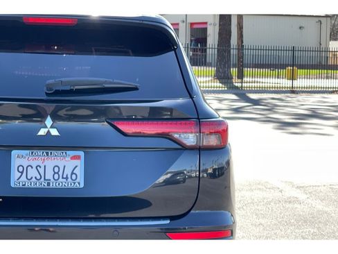 Used 2022 Mitsubishi Outlander ES image 50