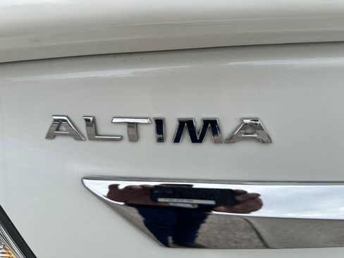 Used 2014 Nissan Altima 3.5 SL w/ Technology Package image 24