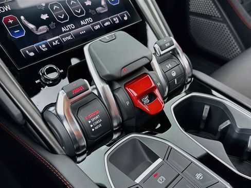 Used 2024 Lamborghini Urus S AWD/4WD image 19