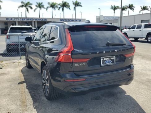 Used 2022 Volvo XC60 B5 Momentum w/ Protection Package Premier image 5