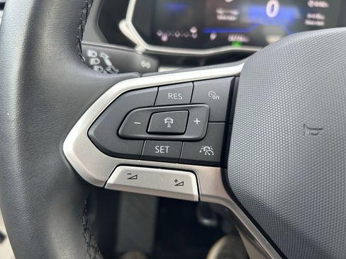 Certified 2024 Volkswagen Jetta SE image 18