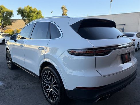 Used 2021 Porsche Cayenne AWD/4WD image 11