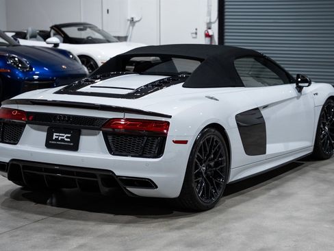 Used 2018 Audi R8 V10 plus AWD/4WD image 13