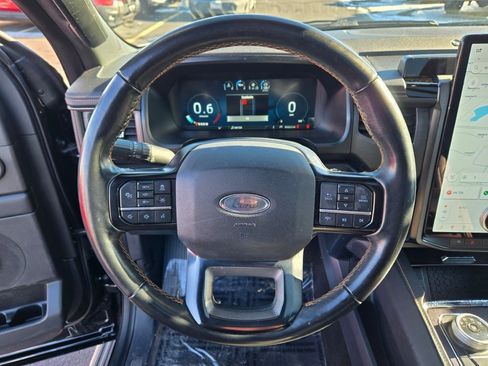 Used 2023 Ford Expedition Platinum image 35