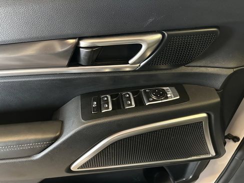 Used 2025 Kia Telluride S AWD/4WD image 19