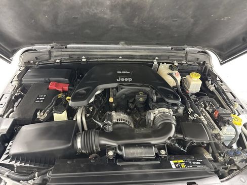 Used 2020 Jeep Gladiator Overland AWD/4WD image 31