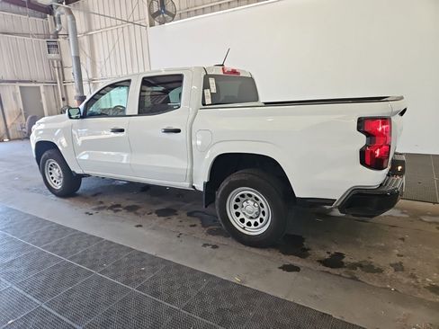 Used 2024 Chevrolet Colorado W/T image 2
