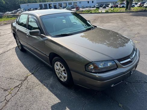 Used 2002 Chevrolet Impala w/ Preferred Equipment Group FWD image 8