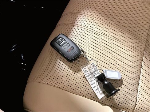 Used 2022 Lexus RX 450hL Luxury w/ Cold Area Package (CT) image 13