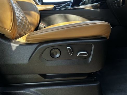 Used 2022 Cadillac Escalade ESV Premium Luxury AWD/4WD image 31