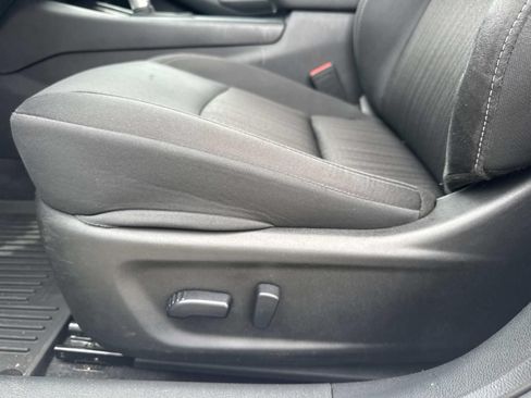 Used 2025 Nissan Altima 2.5 SV FWD image 17
