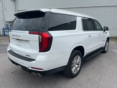 Used 2025 GMC Yukon XL Denali AWD/4WD image 6