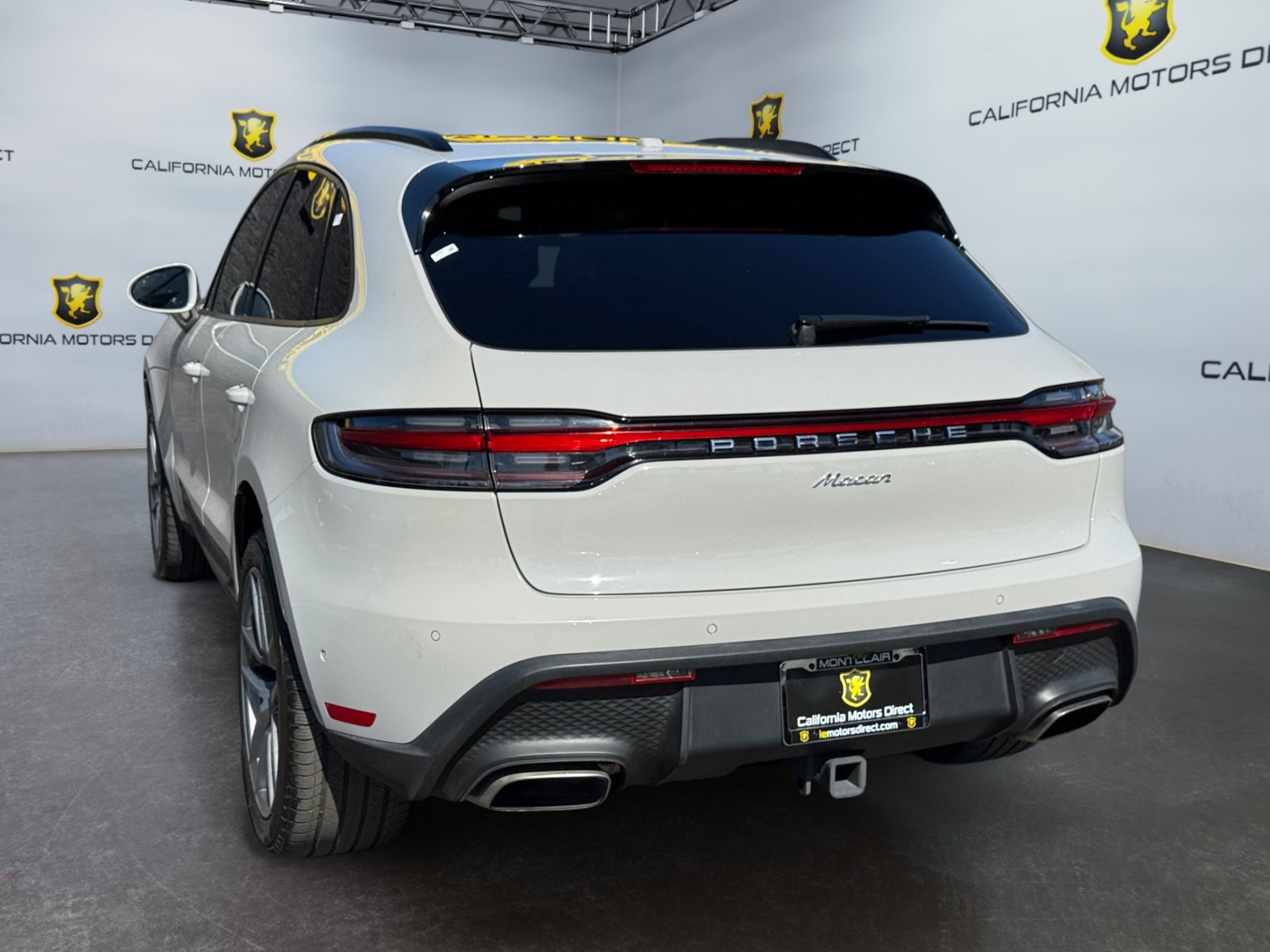 Used 2023 Porsche Macan w/ Premium Package Plus AWD/4WD image 3