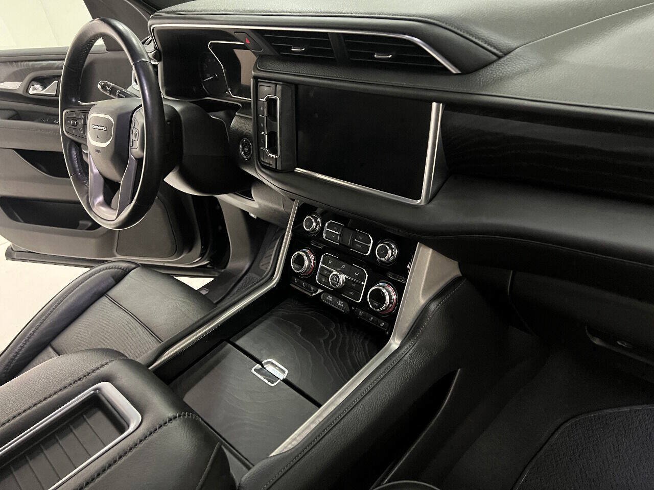 Used 2021 GMC Yukon XL Denali AWD/4WD image 52