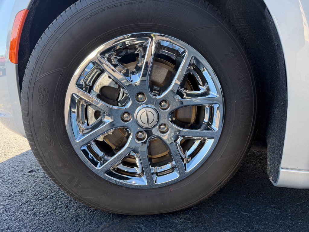 Used 2026 Chrysler Pacifica Select FWD image 36