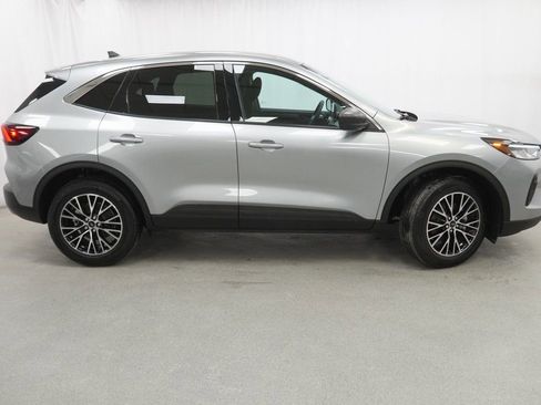 Used 2023 Ford Escape Active image 11