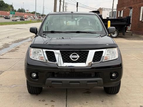 Used 2016 Nissan Frontier SV w/ SV Value Truck Package AWD/4WD image 2