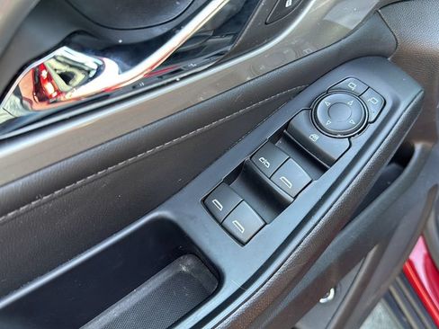 Used 2023 Chevrolet Traverse LT FWD image 31
