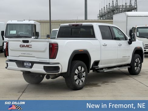 New 2026 GMC Sierra 2500 Denali AWD/4WD image 4