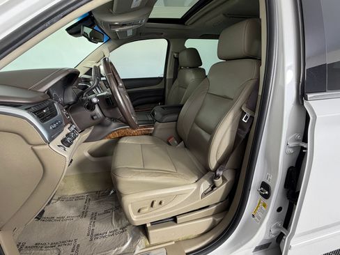 Used 2018 Chevrolet Suburban Premier AWD/4WD image 33