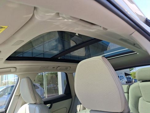 Certified 2023 Volvo XC60 B5 Plus w/ Climate Package AWD/4WD image 15