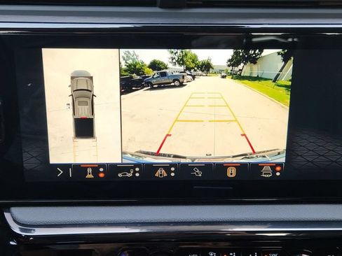 Used 2024 GMC Sierra 1500 AT4 w/ Technology Package AWD/4WD image 19