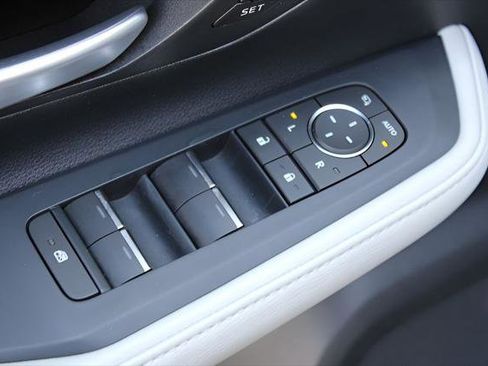 Certified 2024 Toyota Grand Highlander AWD image 17