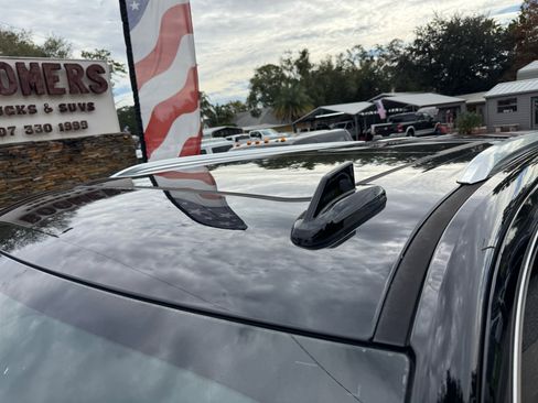 Used 2021 GMC Yukon SLT w/ SLT Premium Package image 35