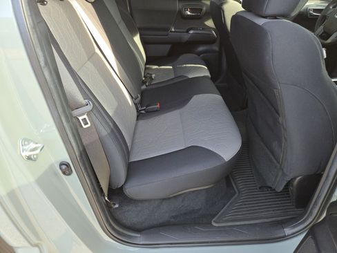 Used 2022 Toyota Tacoma TRD Sport w/ Technology Package image 24