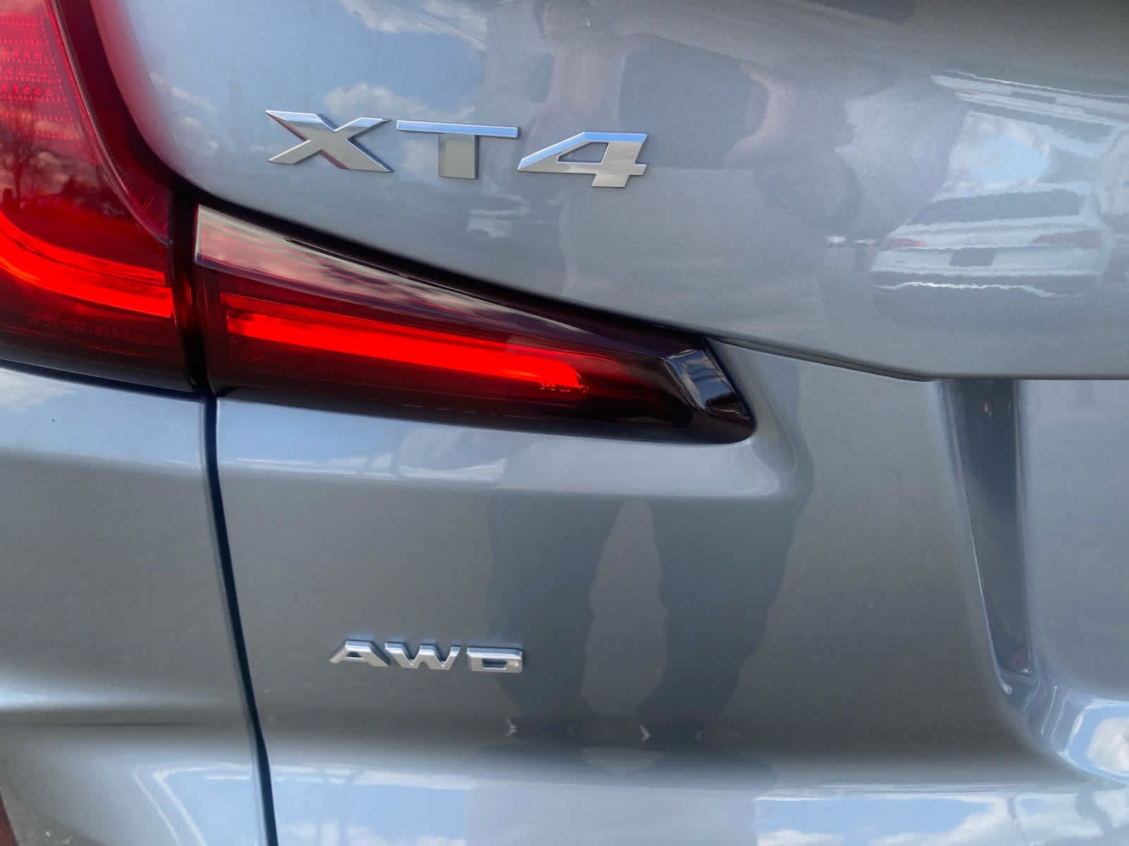 Used 2025 Cadillac XT4 Premium Luxury AWD/4WD image 8