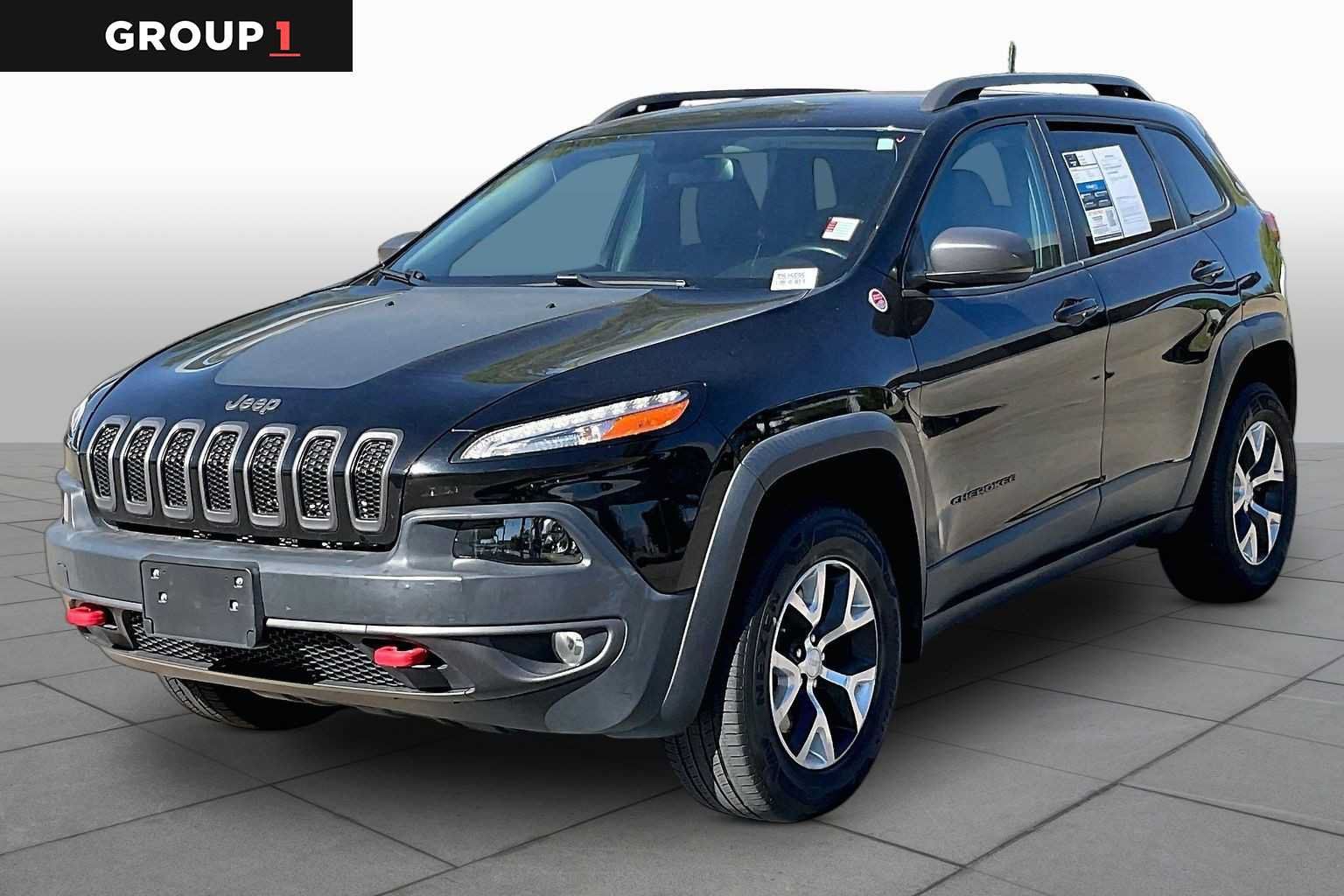Used 2018 Jeep Cherokee Trailhawk AWD/4WD image 1