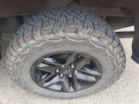 Used 2019 Chevrolet Silverado 1500 LT Trail Boss AWD/4WD image 17