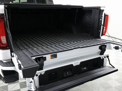 Used 2023 GMC Sierra 1500 Denali Ultimate image 11