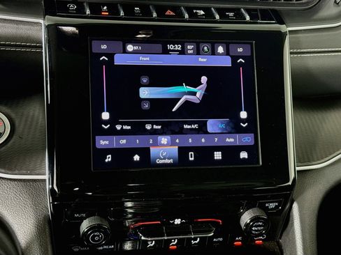Used 2023 Jeep Grand Cherokee L Laredo AWD/4WD image 17