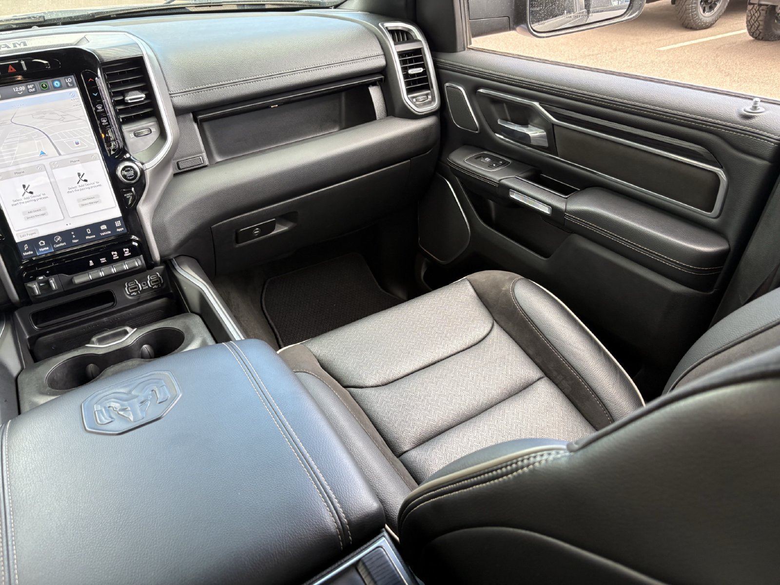 Used 2023 RAM 1500 Laramie AWD/4WD image 17