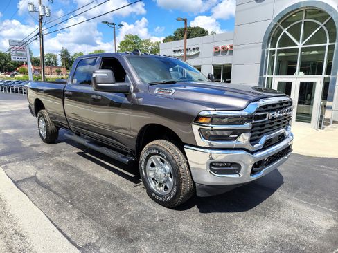 New 2026 RAM 2500 Tradesman image 2