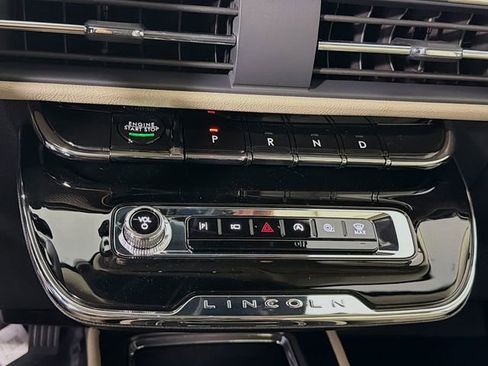 New 2026 Lincoln Corsair Premiere FWD image 18