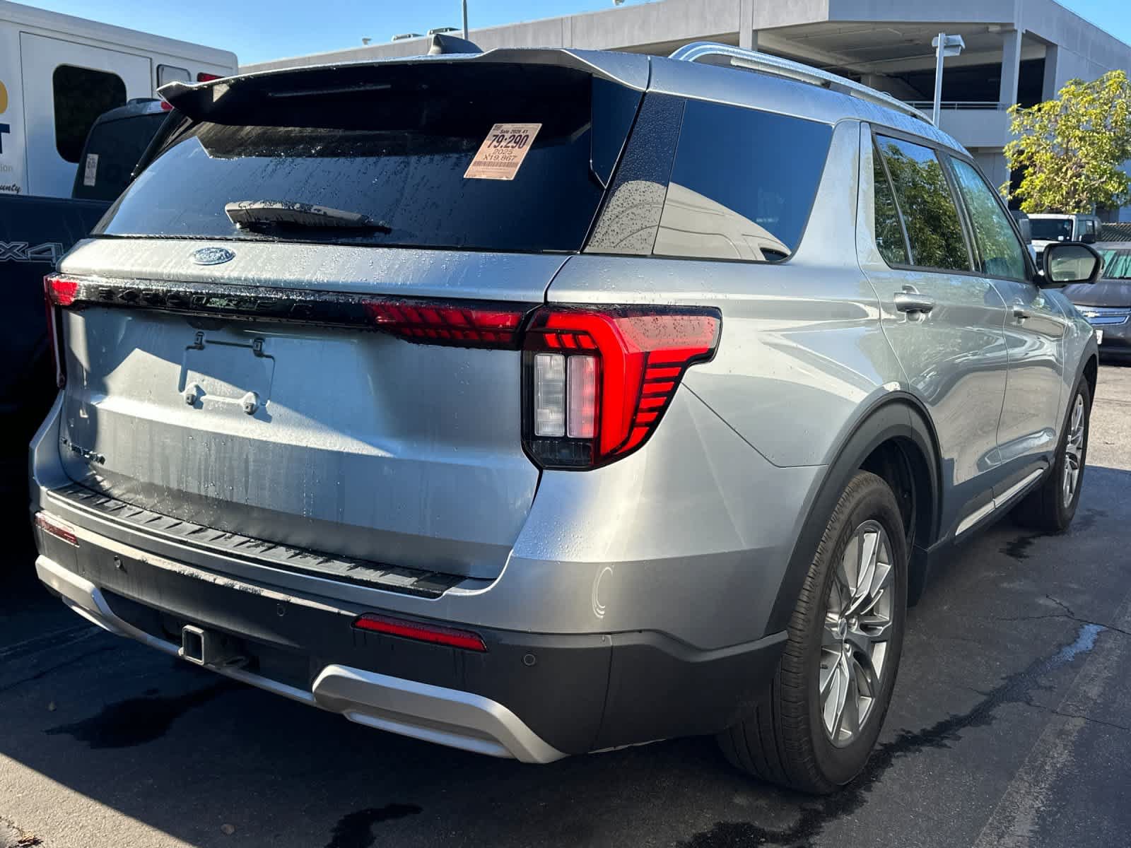 Used 2025 Ford Explorer Platinum RWD image 4