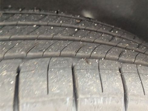 Used 2025 Cadillac XT6 Premium Luxury image 8