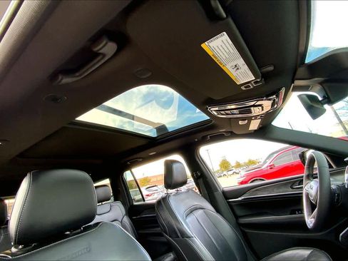 Used 2024 Jeep Grand Cherokee L Overland w/ Trailer Tow Package image 13