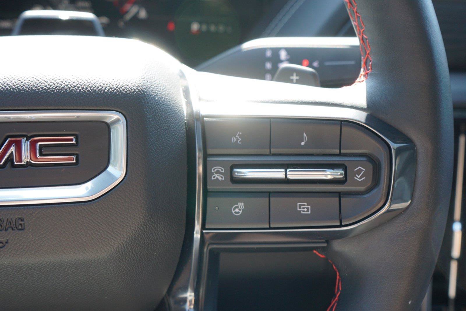 Used 2025 GMC Yukon AT4 Ultimate AWD/4WD image 16