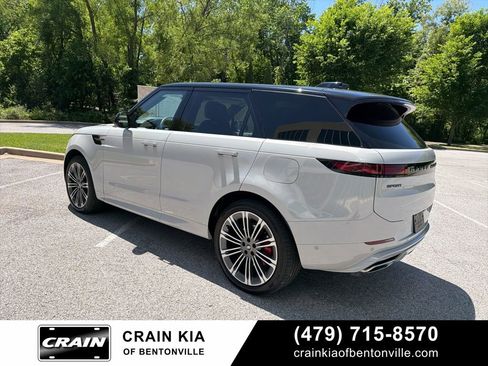 Used 2025 Land Rover Range Rover Sport Dynamic SE AWD/4WD image 9