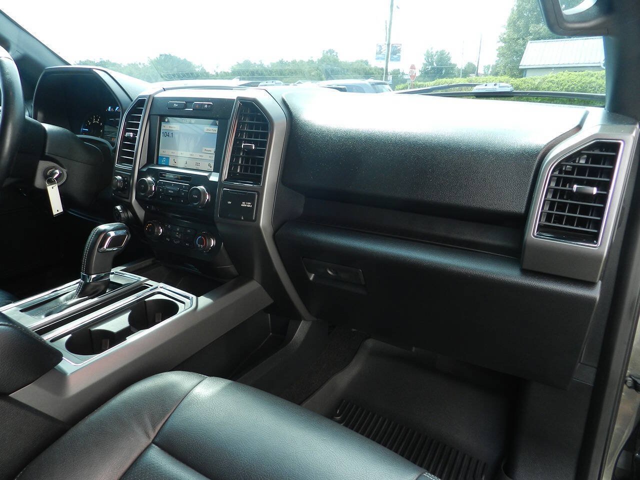 Used 2018 Ford F150 XLT w/ Equipment Group 302A Luxury AWD/4WD image 13