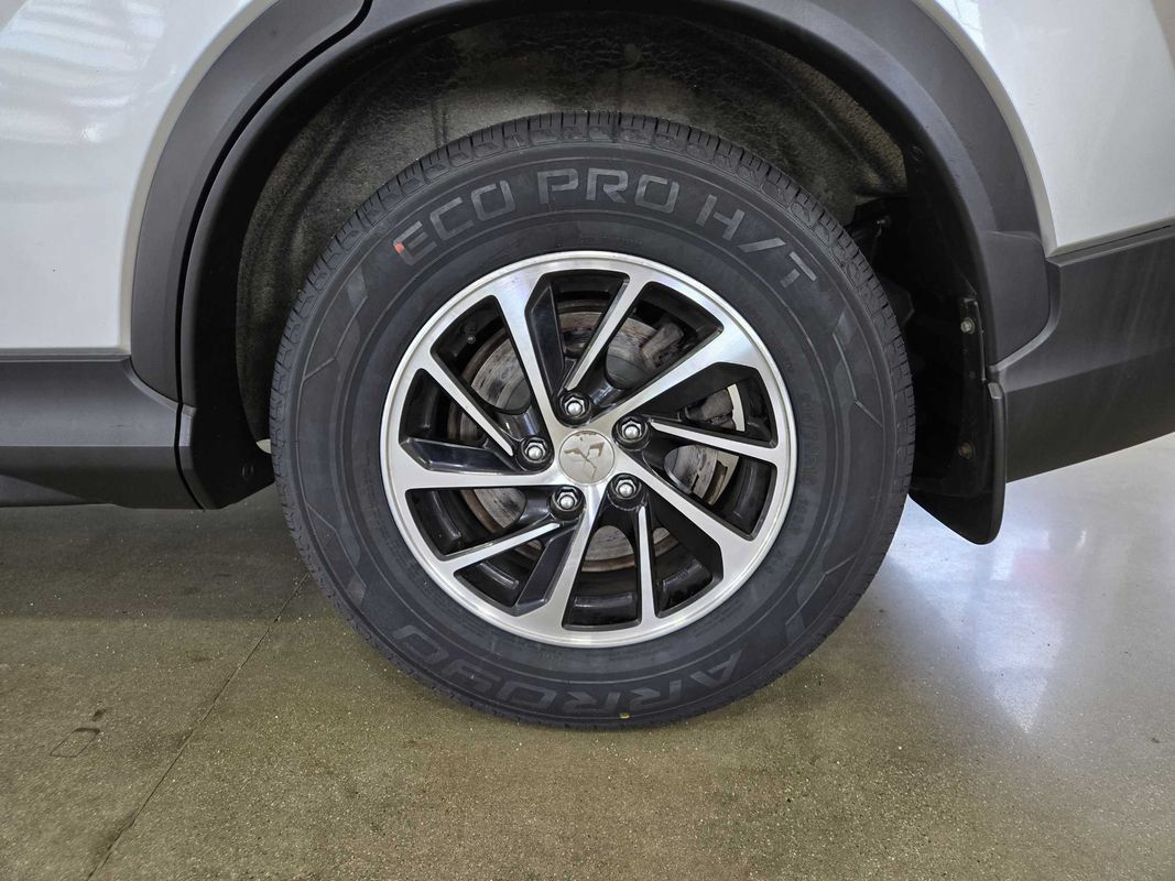 Used 2022 Mitsubishi Eclipse Cross ES FWD image 30