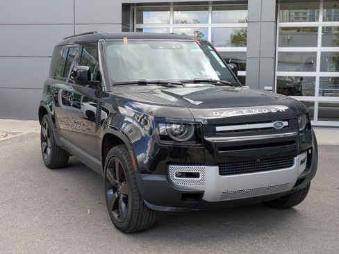 Certified 2025 Land Rover Defender 110 S AWD/4WD image 3