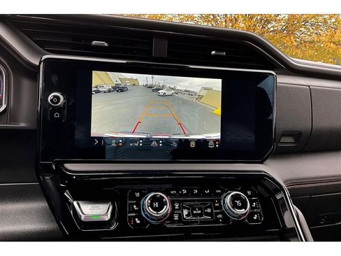 Used 2024 GMC Sierra 1500 AT4 w/ Technology Package image 28