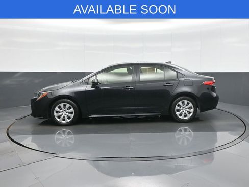Used 2021 Toyota Corolla LE FWD image 4