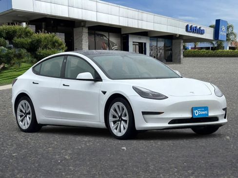 Used 2021 Tesla Model 3 Standard Range Plus image 9